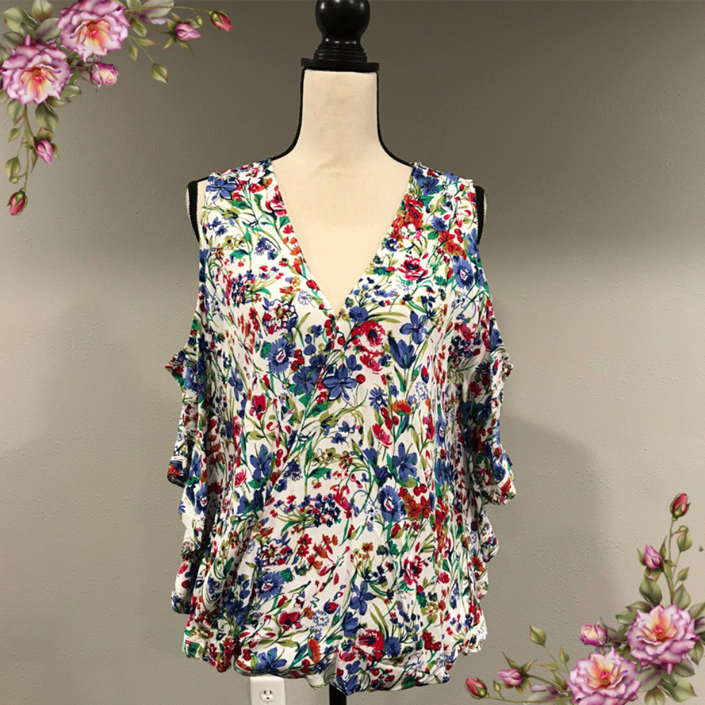 Floral cold shoulder bat sleeve top